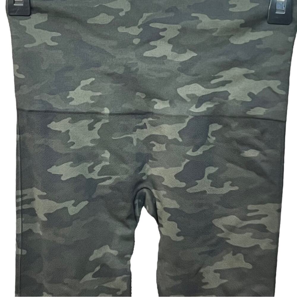 Spanx Look At Me Now Seamless Camo Leggings Size M - Picture 6 of 15